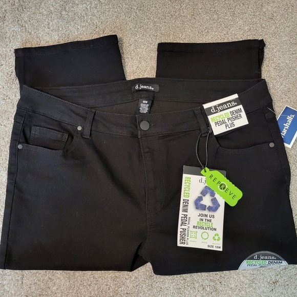 NWT black d. jeans capris, size 18w - Picture 1 of 4